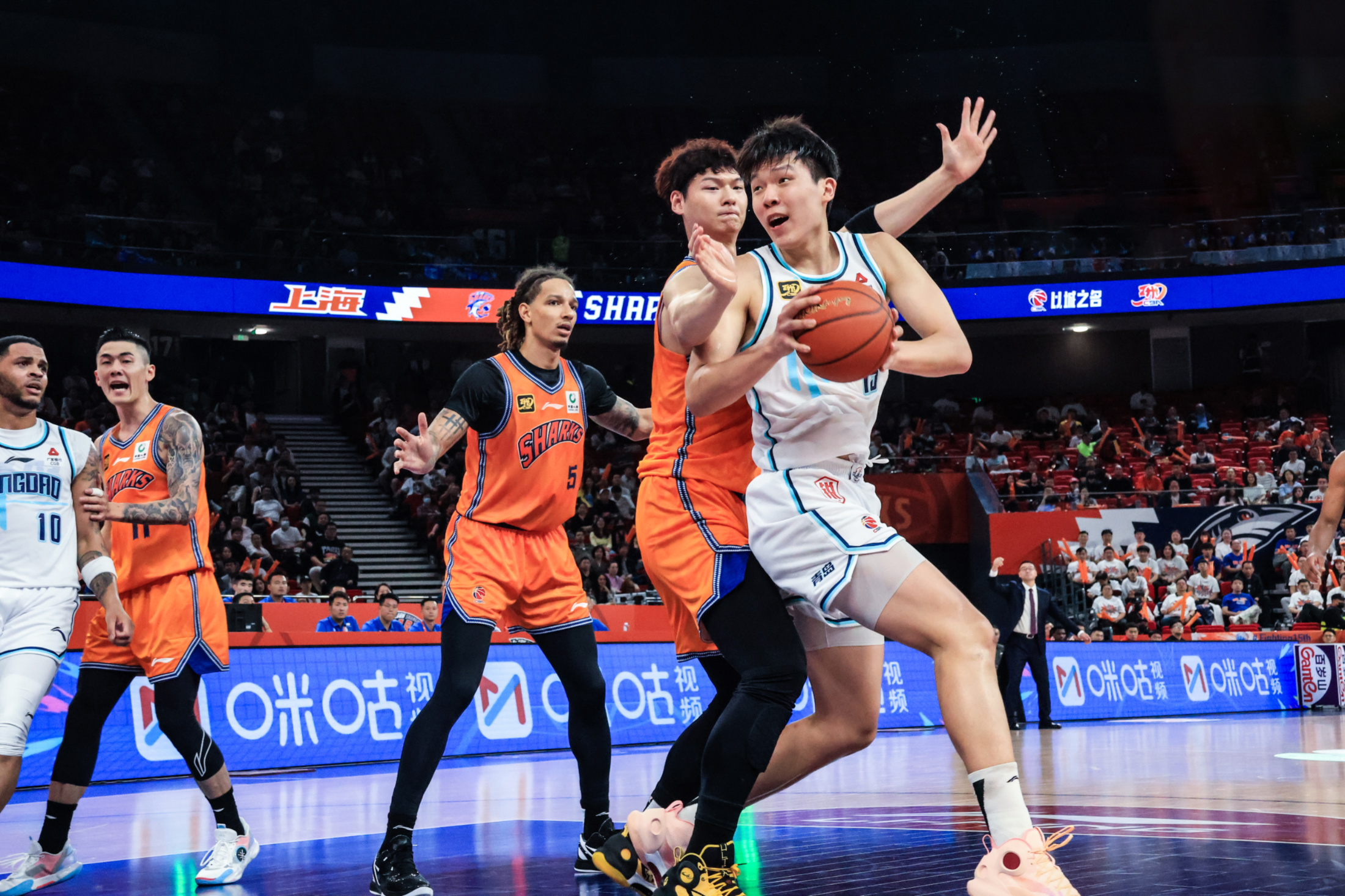 转会期上海海港备战NBA季后赛，手感冰凉细节曝光，气氛紧张，球队文化再被提及 -爱游戏app